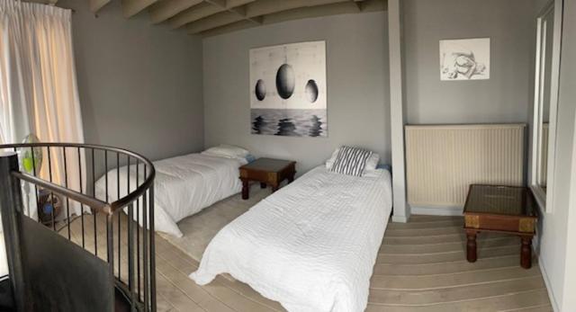 Duplex Dernier Etage Avec Terasse A Deux Pas De La Grand Place Brussels Exterior photo
